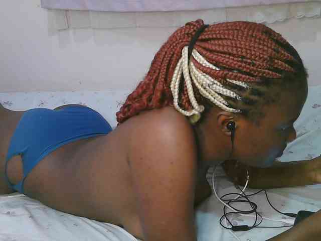 Cute-latasha webcam