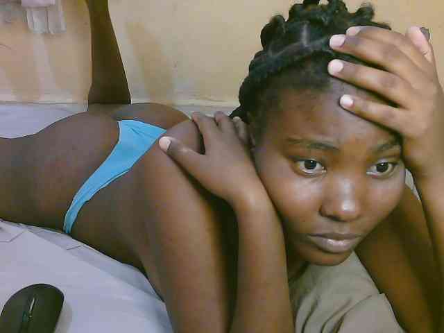 Cute-latasha webcam