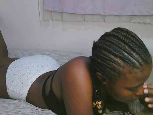 Cute-latasha webcam