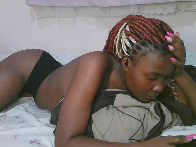 Cute-latasha webcam