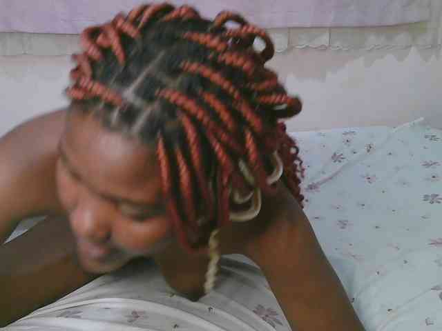 Cute-latasha webcam
