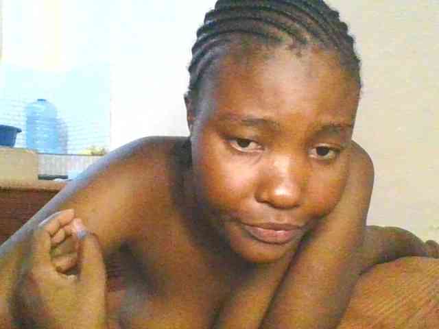 Cute-latasha webcam