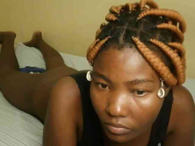 Cute-latasha webcam