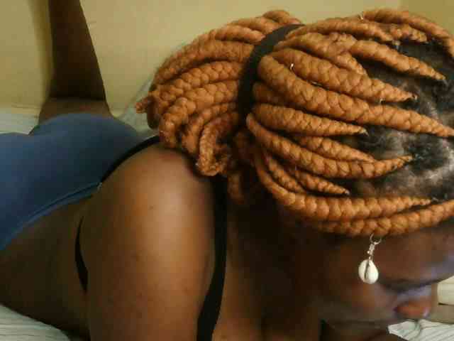 Cute-latasha webcam