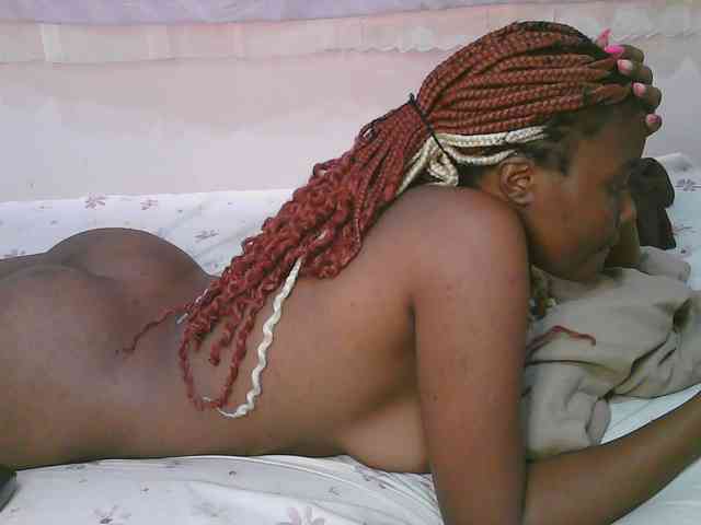 Cute-latasha webcam