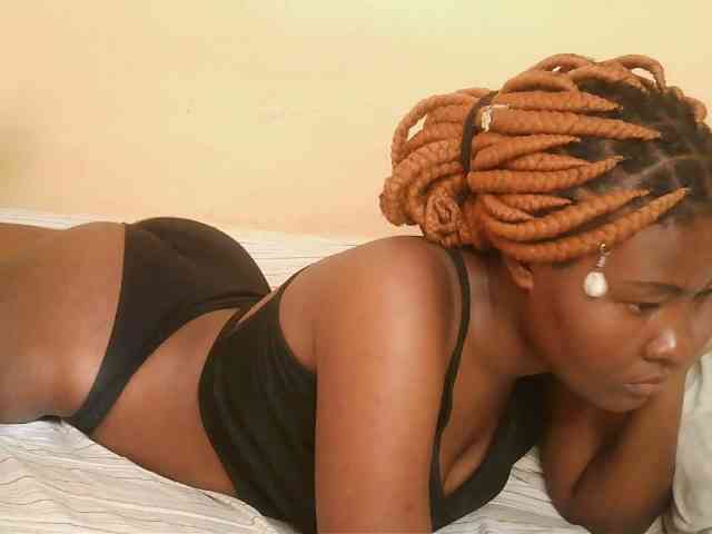Cute-latasha webcam
