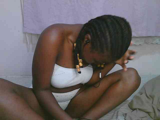 Cute-latasha webcam