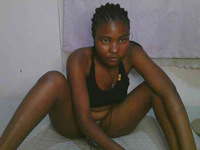 Cute-latasha webcam