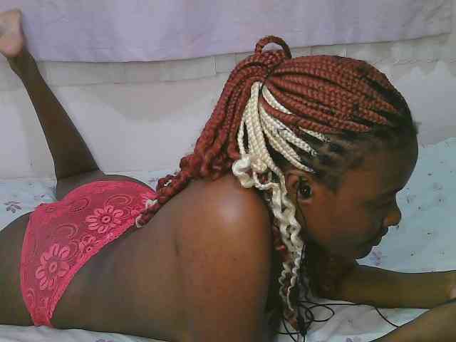 Cute-latasha webcam