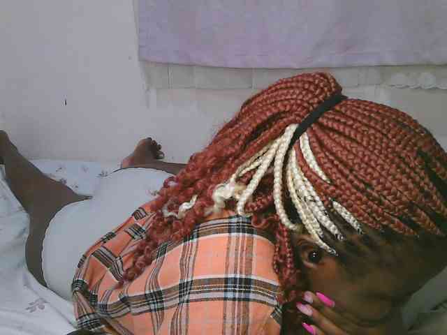 Cute-latasha webcam