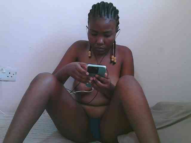 Cute-latasha webcam