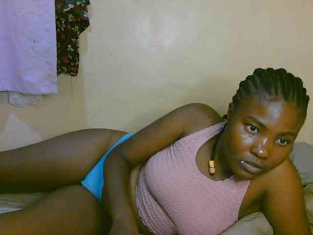 Cute-latasha webcam