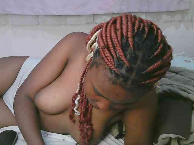 Cute-latasha webcam