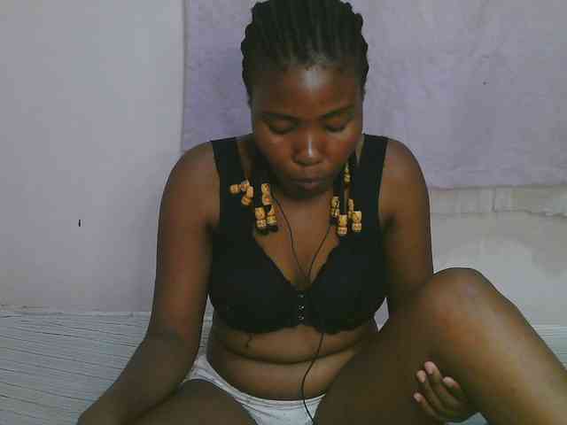Cute-latasha webcam