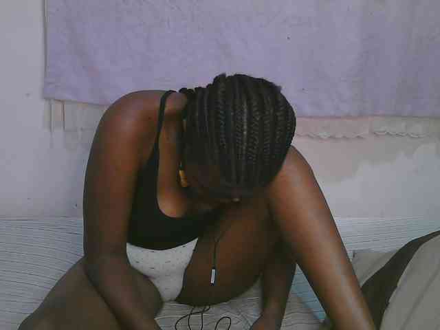 Cute-latasha webcam