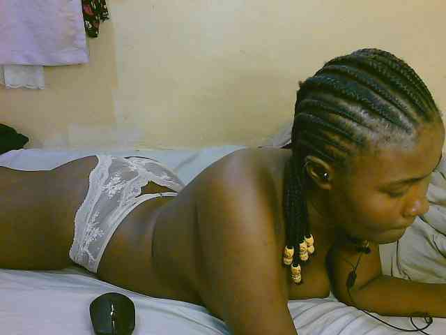 Cute-latasha webcam