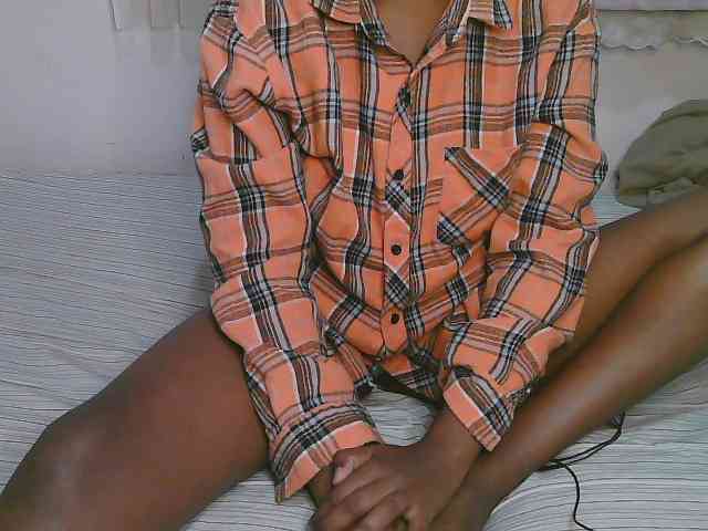 Cute-latasha webcam