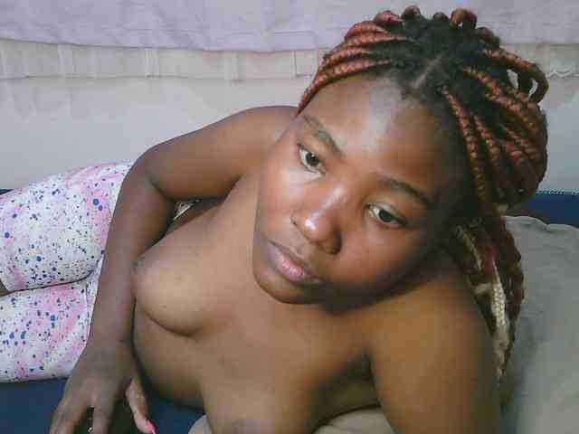 Cute-latasha webcam
