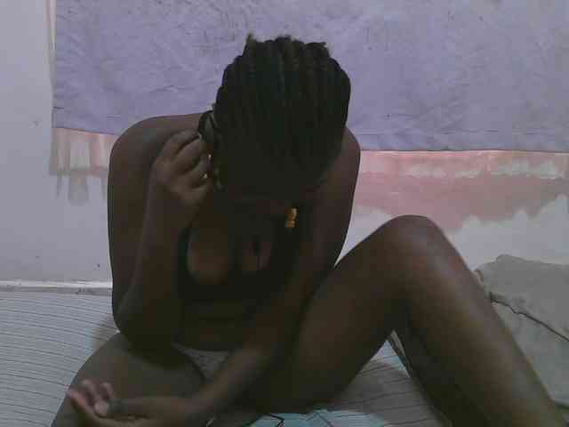 Cute-latasha webcam