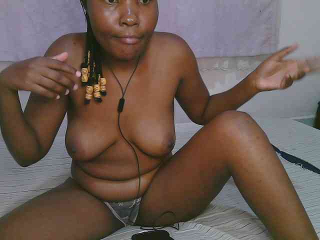 Cute-latasha webcam