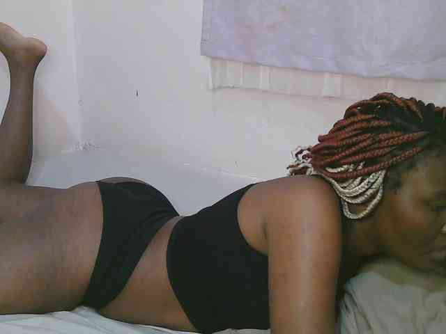 Cute-latasha webcam