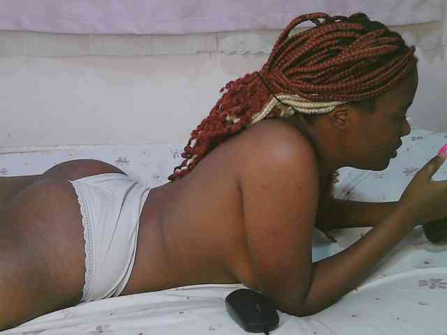 Cute-latasha webcam
