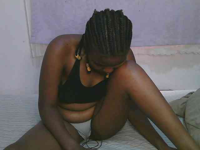 Cute-latasha webcam