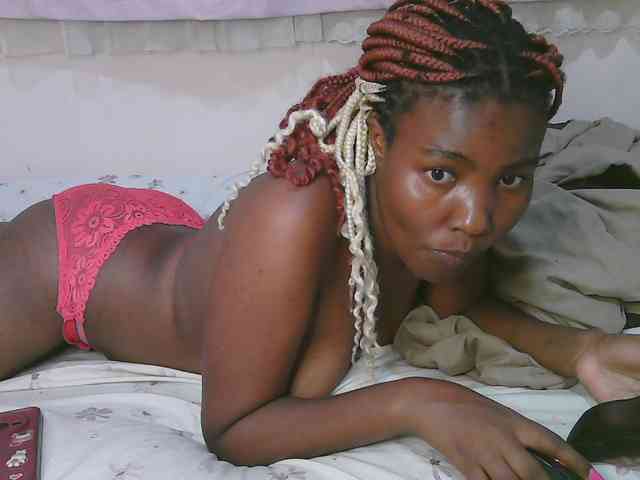 Cute-latasha webcam