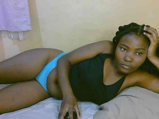 Cute-latasha webcam
