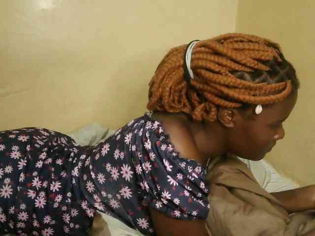 Cute-latasha webcam