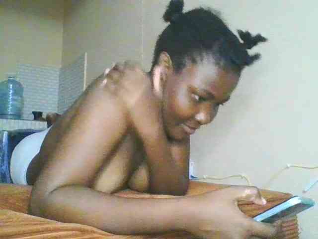 Cute-latasha webcam
