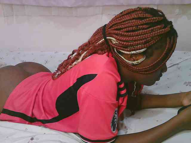 Cute-latasha webcam