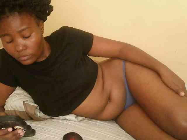 Cute-latasha webcam