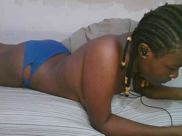 Cute-latasha webcam