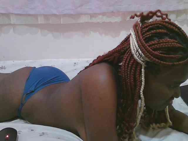 Cute-latasha webcam