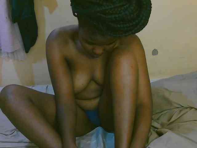 Cute-latasha webcam