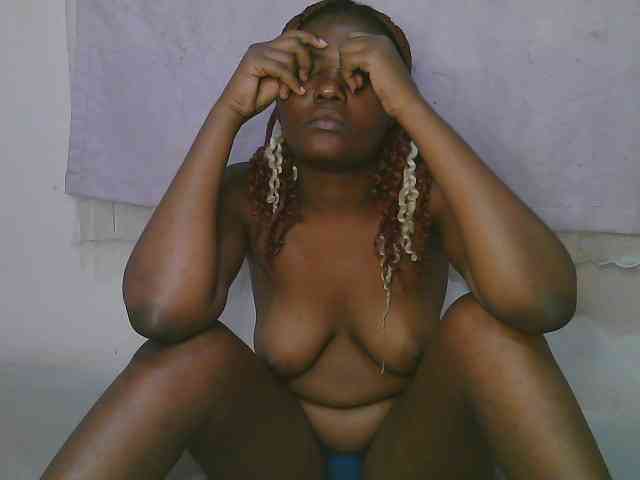 Cute-latasha webcam