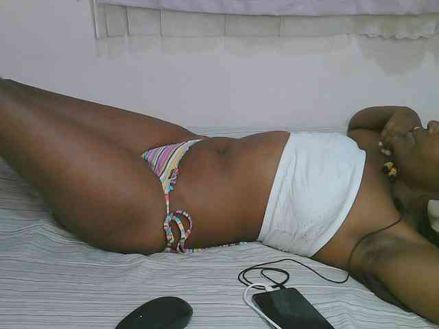 Cute-latasha webcam