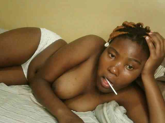 Cute-latasha webcam