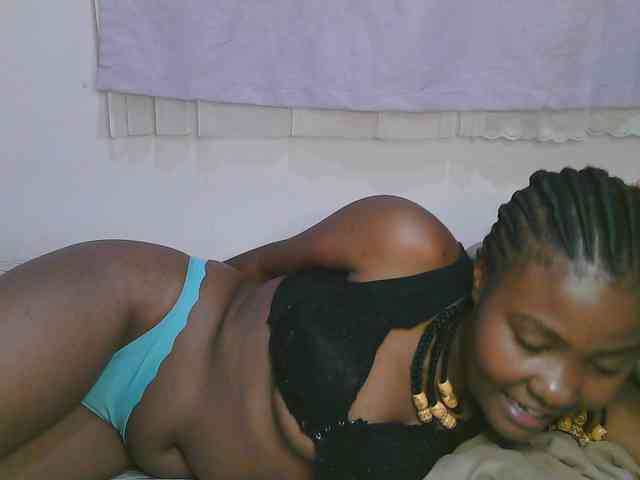 Cute-latasha webcam