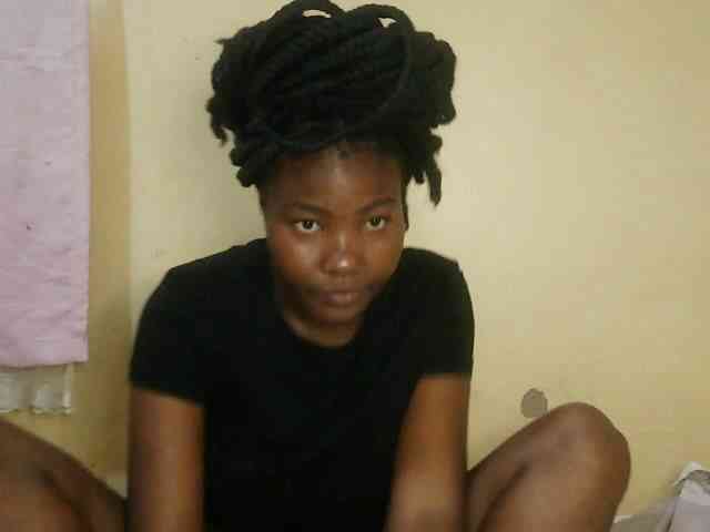 Cute-latasha webcam