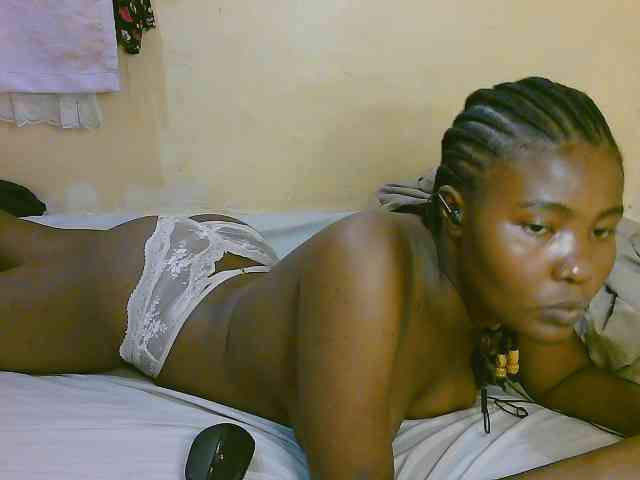 Cute-latasha webcam