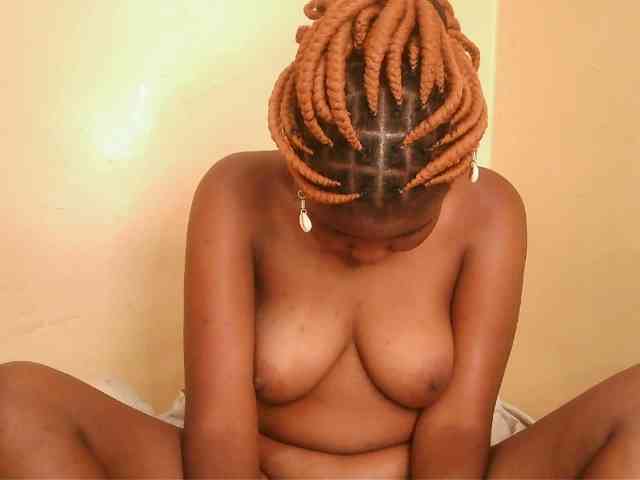 Cute-latasha webcam