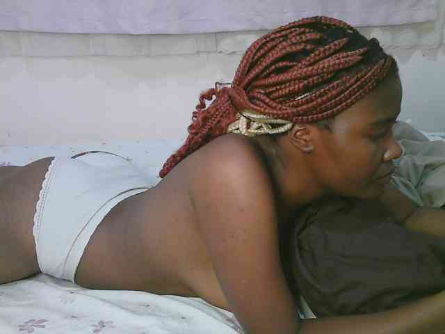 Cute-latasha webcam
