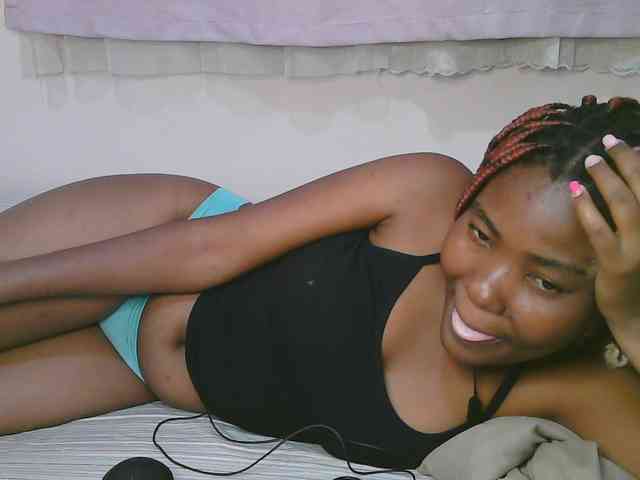 Cute-latasha webcam