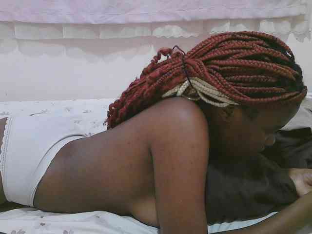 Cute-latasha webcam