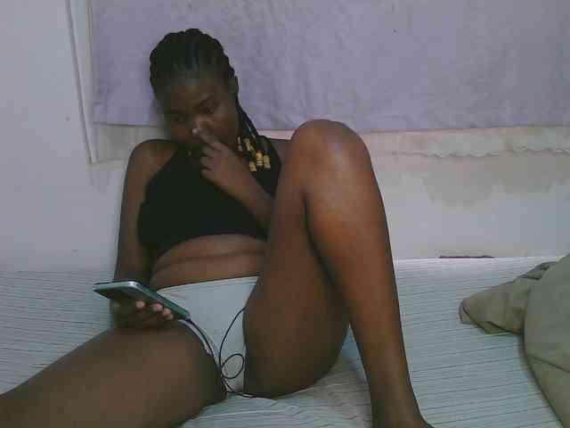 Cute-latasha webcam