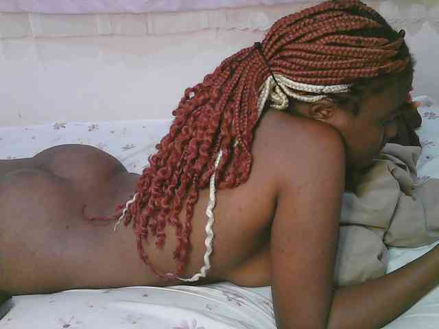 Cute-latasha webcam
