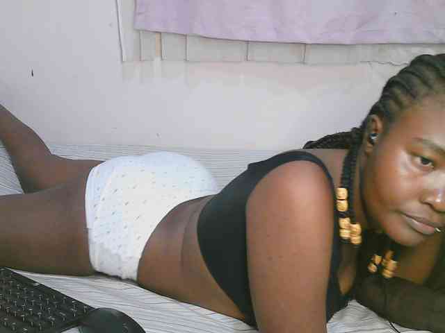 Cute-latasha webcam