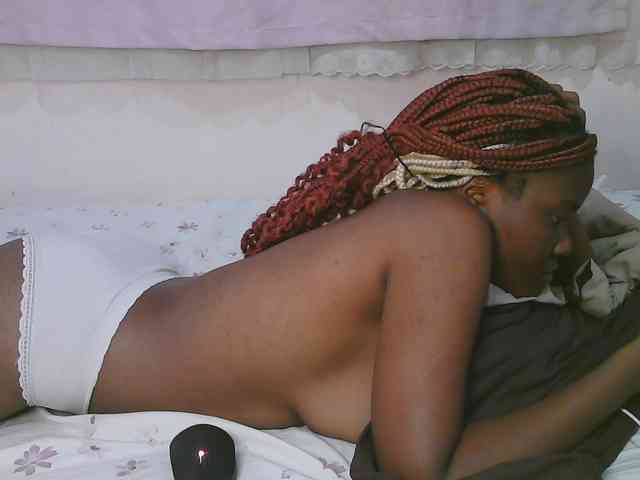 Cute-latasha webcam